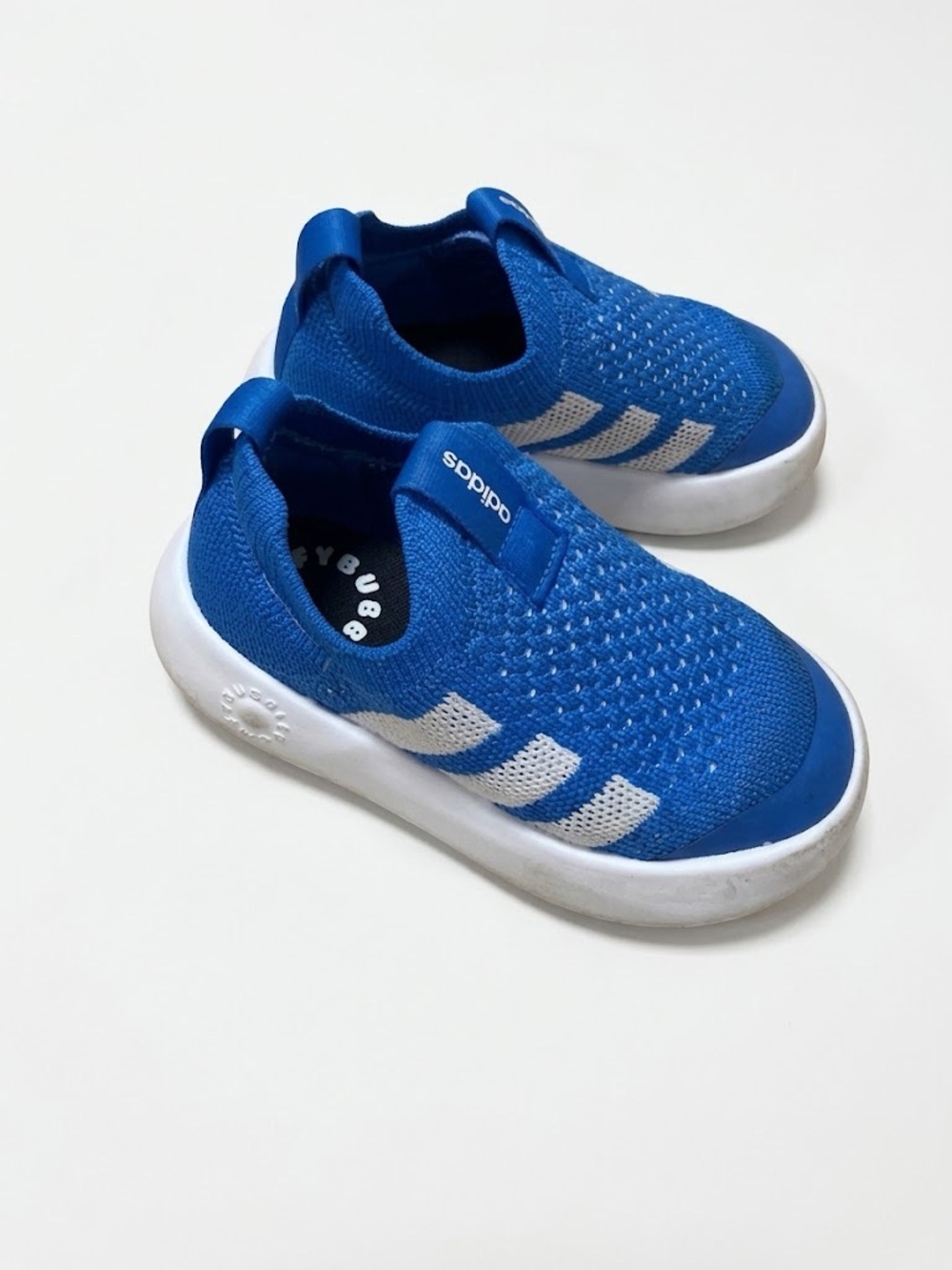 adidas Kids Slip-On Knit BUBBLE COMFY Sneakers in Blue and White